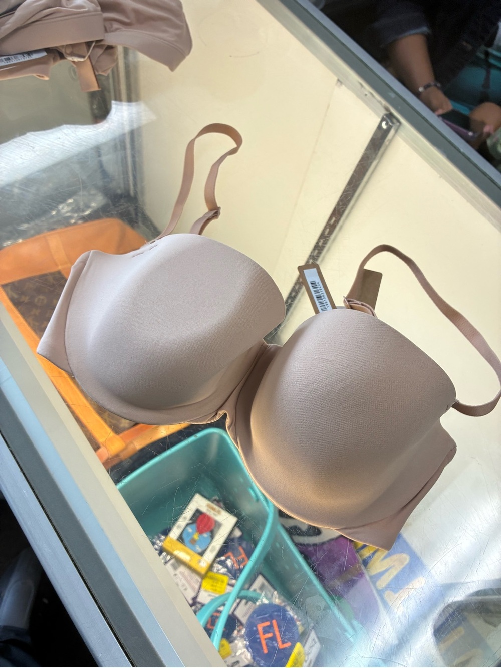 Women’s Skims Smoothing Intimates Lightly Lined Strapless Bra SZ 32D Clay New